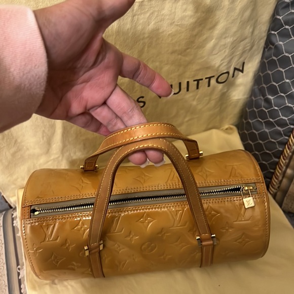 Pre loved authentic Vernis yellow/orange LV - Picture 10 of 12